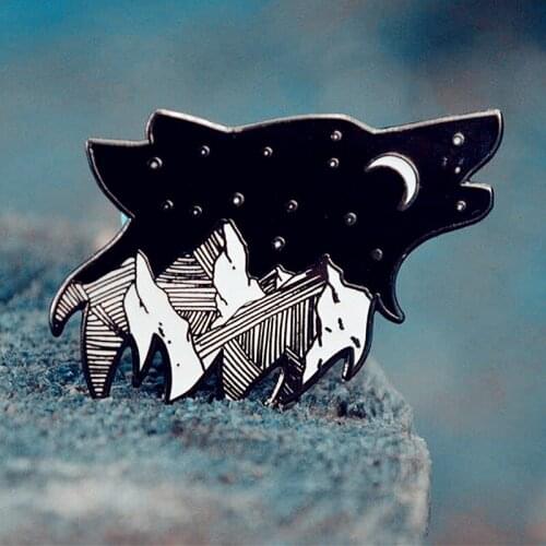 Moon Mountain Wolf Howling Enamel Brooch Pin Backpack Hat Bag Collar Lapel Pins Badges Women Mens Fashion Jewelry Accessories