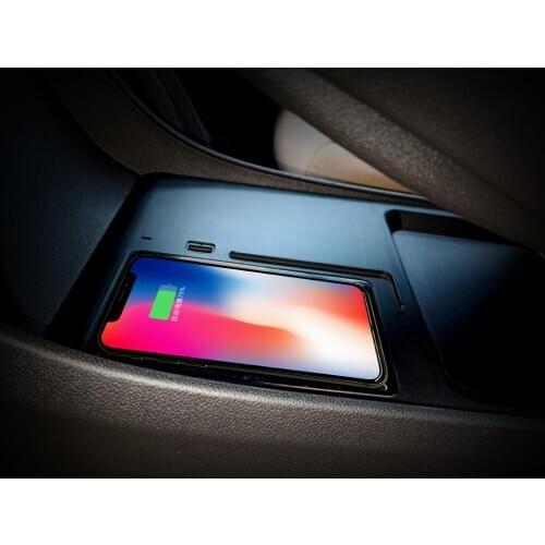 Qi Car Wireless Charger For iPhone Samsung S10 S9 car wireless charger for Buick LaCrosse 2016 2017 2018 Fast Phone Holder