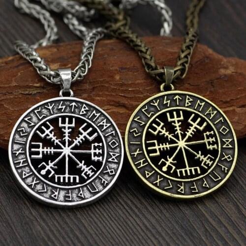 Viking Icelandic Vegvisir Helmet Horror In Runic Circle Pendant Magical Staves Compass Rune Amulet Collier Necklace