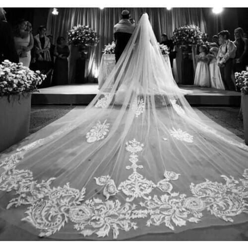 Cheap 3M Long Wedding Veils With Lace Applique One Layer Round Cathedral Length Veils With Comb Tulle Bridal Veil