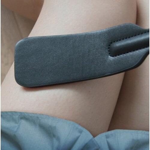 Sexy SM leather flirting pointer black sexy small leather whip beat rattan feather adult sex training suit