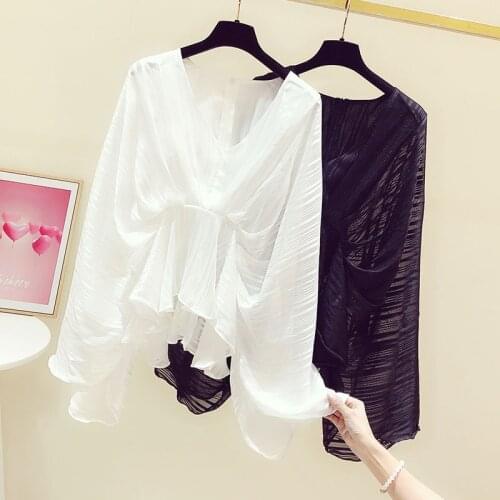 Spring and Autumn Korean version of the bright silk striped high waist shirt womens chic striped lantern sleeves Slim shirt