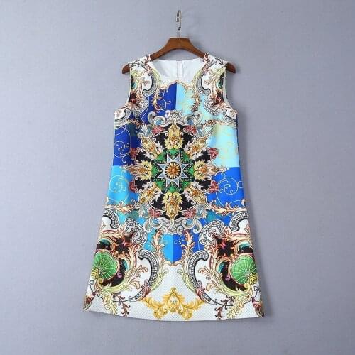 For New women clothes in Europe and America for the summer of 2021 A sleeveless beaded dress in vintage print fashion