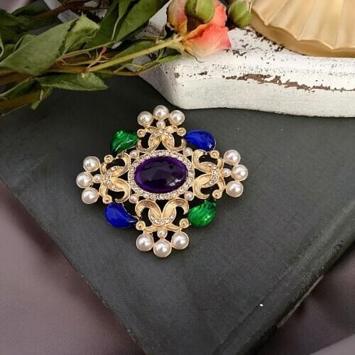 Lets go with me ~ Vintage palace pearl brooch, colorful treasure, hollow brooch, overcoat pin accessories