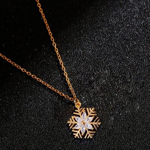 2021 Luxury Glamour Lady Necklace Fashion White Zircon Snowflake Necklace Pendant Jewelry Lady Sweater Necklace