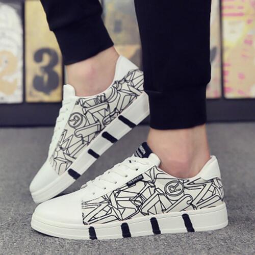 2019 Skateboarding Shoes Men Sneakers Soft Breathable Lace Up Sport Shoes For Men canvas flats male Zapatillas Hombre size 39-44