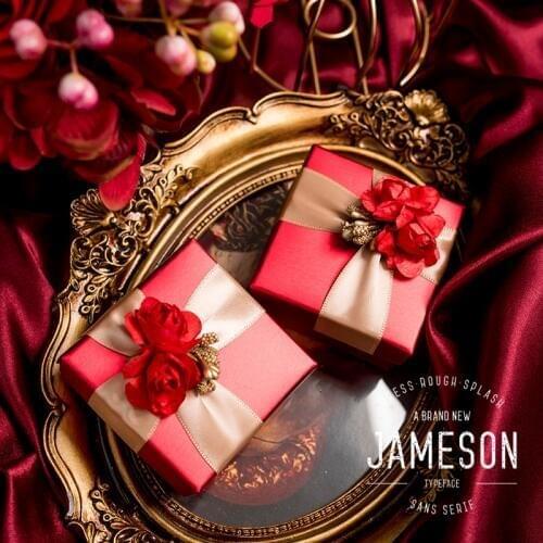 Candy boxes article riches and honour flowers European type personality knot wedding party and joyful box finished bare red box