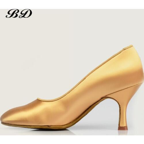 WOMAN SHOE Top Dance Shoes Ballroom Women Latin Shoes No Shoelace Sweat Absorption Anti-slip Insoles Easy to wear off HEELS