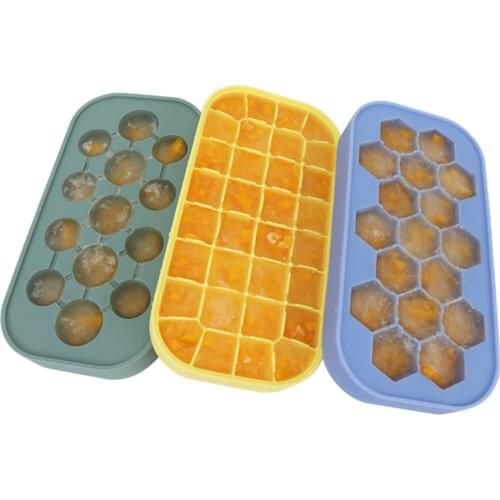 Silicone Ice Tray with Large Capacity Three-layer Honeycomb Ice Trays Removable Sealed Lid for Chilled Drinks Whiskey