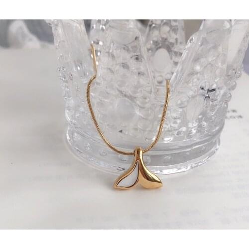 YUN RUO Vintage Light Gold Shell Mermaid Tail Pendant Necklace Choker for Woman Fashion 316 L Stainless Steel Jewelry Washable