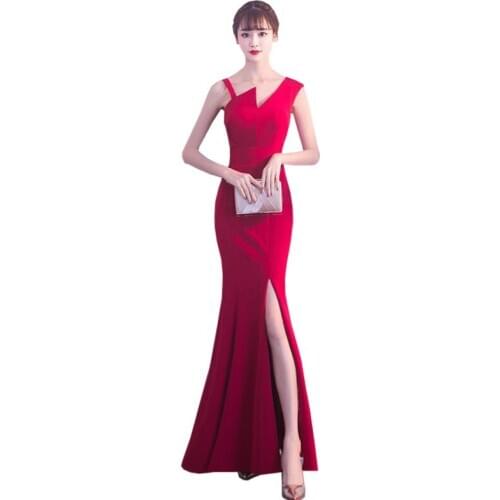 2019 Robe De Soiree Elegant Long Evening Dress with an Open Back Simple Black Evening Dress with Zipper