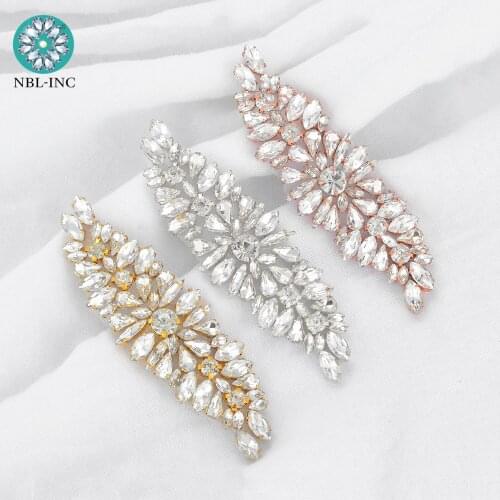 30pcs) Wholesale Rhinestone Crystal applique silver gold patch hand beaded iron on sew on for dress shoe accessories WDD1132