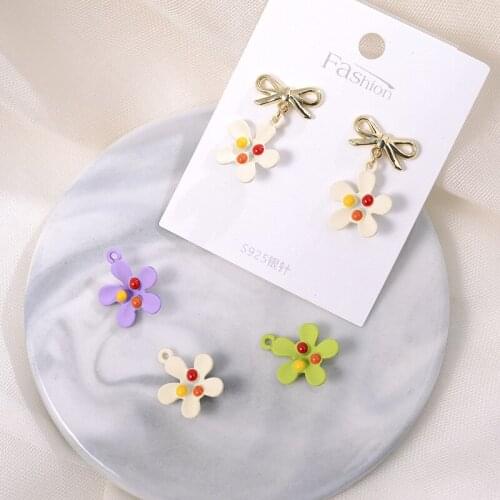 50pcs Enamel cute flower Charm lovely small Pendant For Women Necklace Making Fit Bracelet simple DIY Jewelry Accessory