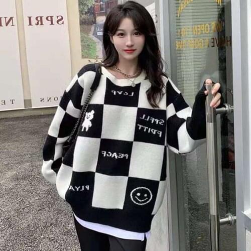Retro languorous lazy wind round neck sweater female autumn winter new Korean edition outside wear loose design feeling small kn