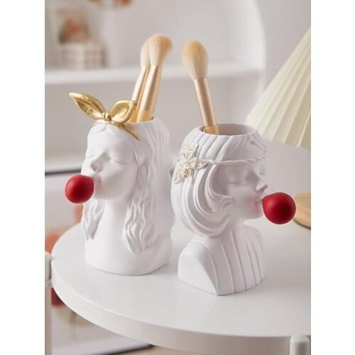 NEWYEARNEW Nordic Creative Personality Trend Girl Ashtray Car Cute Girl Storage Decoration Simple Home Living Room Decoration