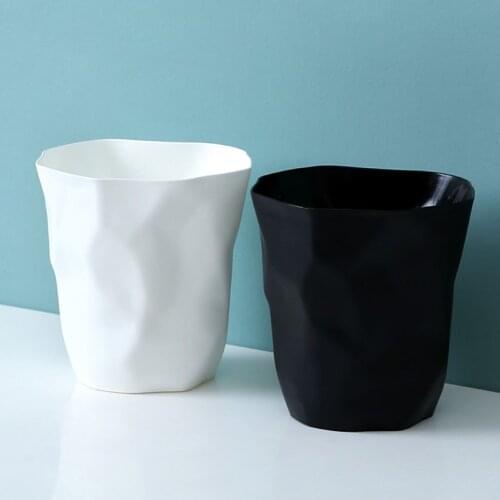 Plastic Mini Desktop Ashtray Waste Basket Bathroom Office Dormitory Car