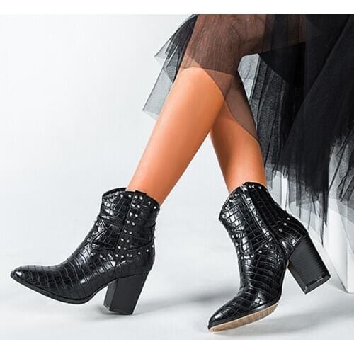 Rivet Motorcycle Western Cowboy Boots Women PU Leather High Heels Women Cowboy Boots Ankle Boots