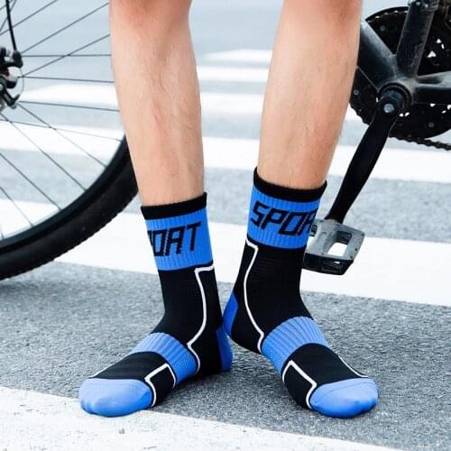 Women Reflective Running Socks Night Cycling Socks Mens Breathable Non-slip Sports Socks Outdoor Basketball Football
