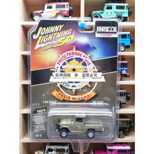 JohnnyLightning 1/64 Toyota LandCruiser Diecast Collection of Die-casting Simulation Alloy Model Children Toys