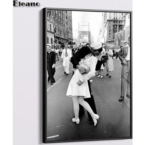 Black and White Hepburn Monroe Canvas Painting Victory Kiss Posters HD Figure Prints Modern Art Aesthetic Room Decor Picture