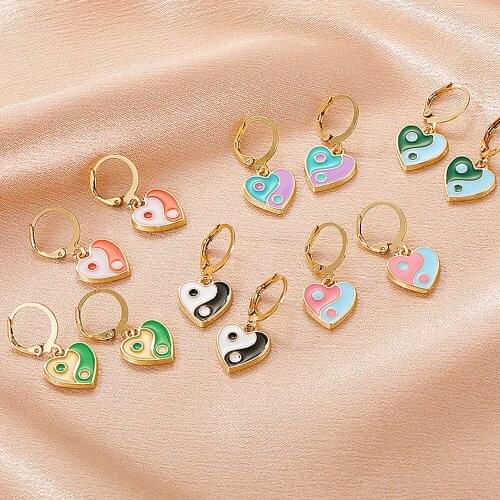 Korean Geometric Heart Stud Earrings Dripping Oil Love Vintage Earrings Simple Street Shooting Earring Gift Jewelry for Women