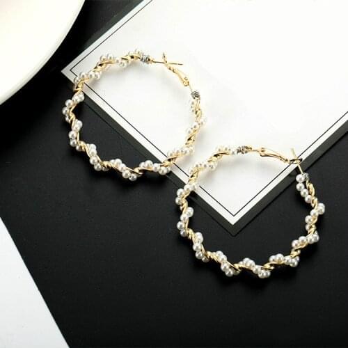 Cold Wind 2019 Korean Fashion New Earrings Fairy Temperament Wild Pearl Ladies Circle Exaggerated Big Circle Earrings Wholesale