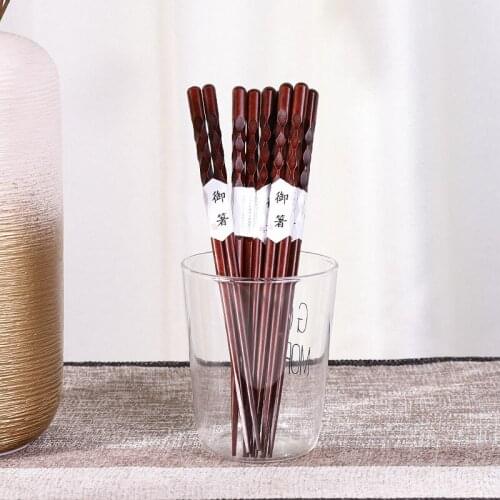 5 Pairs Japan Style Wooden Tortoise Shell Chopsticks Retro Style Pointed Sushi Dinnerware Friendly Kitchenware