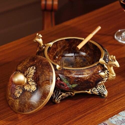 European and American living room ashtray large windproof creative coffee table decorations with cover cigar ashtray ornaments