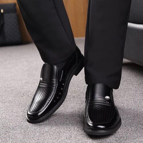 2021 Men Summer Leather Shoes Pointed Toe Quality Black Microfiber Leather Soft Man Breathble Hole Shoes For Man Summer
