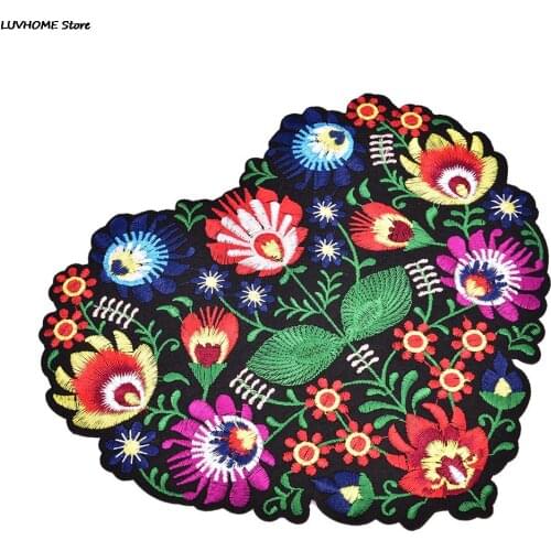 1Pcs Heart Shape Flower Embroidery Applique Patches For Clothing Iron On Patch Applique For DIY Fashion Clothes Jackets