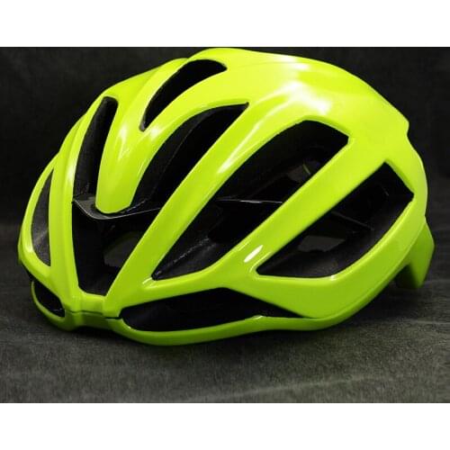 Ultralight Cycling Helmet Men Women Integrally-mold Outdoor Bicycle Helment Sport Riding Racing Road Bike Accessories Safety PC