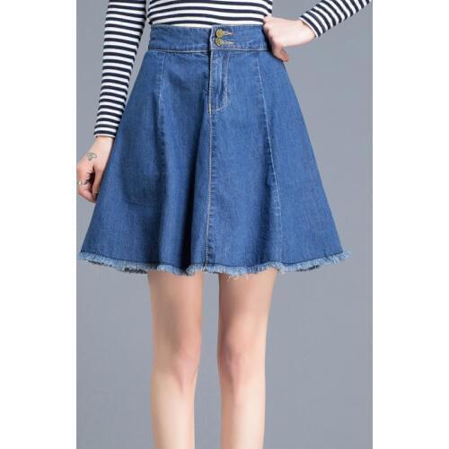 Let－Setting Women's Mini Skirts