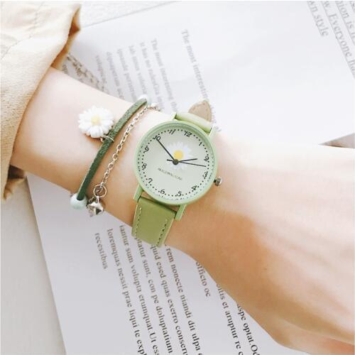 Exquisite Women Fashion Flower Watches Daisy Design Elegant Ladies Wristwatches Simple Number Female Quartz Leather Watch
