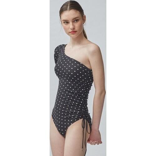 2021 New Fashion One Piece Swimwear Women Dot Printed Single Shoulder Short Puff Sleeve Side Drawstring Beach Bathing Suit Pad