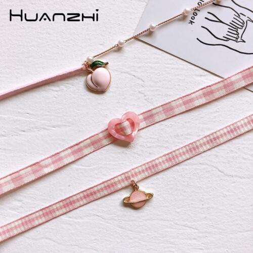 HUANZHI 2020 New Korean Adorable Sweet Pink Peach Planet Heart Pendant Clavicle Chain Choker Necklace for Women Vacation Jewelry