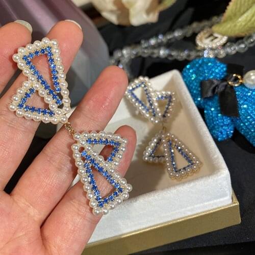 Personality Fashion Triangle Stitched Pearl Womens Earrings Blue White Luxury Elegant Designer CZ Jewelry Korean Pop