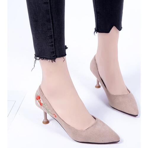 Spring 2020 Womens Heel Shoes Stylish pointed shallow mouth classical embroidery Office dating shopping womens shoes U22-65