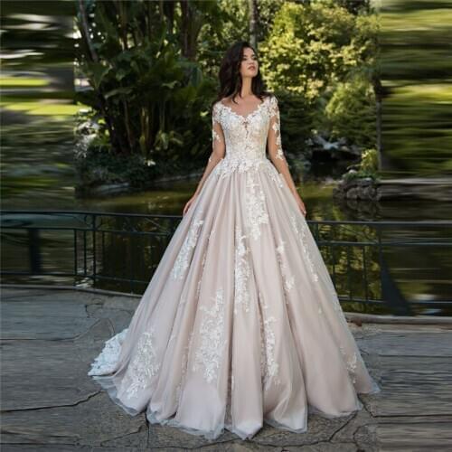 Scoop Neck Long Sleeves Lace Appliques Ball Gown Wedding Dresses Pleated With Buttons Back Garden Long Bridal Gowns Fashionable