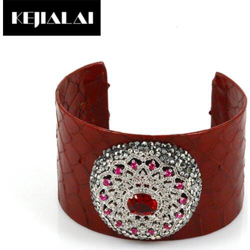 2017 Luxury Jewelry Women Bangle Python Leather Snake Skin Pave with Rhinestone Crystal Flower Pattern Punk Style for Girls Gift
