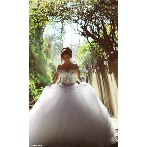 Ball Gown Wedding Dresses 2016 Elegant Wedding Gowns Crystal Beaded Sweetheart Long Sleeve Bridal Gowns Robe de Marige MW15