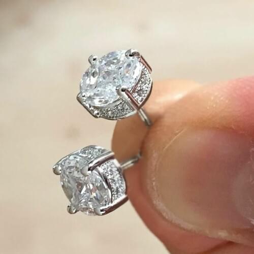 Huitan Classic 4 Claws Round Zircon Stone Women Stud Earring Simple Design Dazzling Earrings for Female Timeless Styling Jewelry