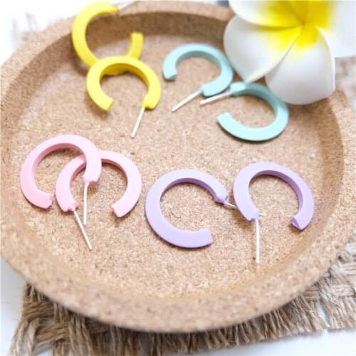 AOMU Summer New Korean Simple Fashion Metal Round Geometric Personality Candy Color Open Earrings for Women Party Accessories