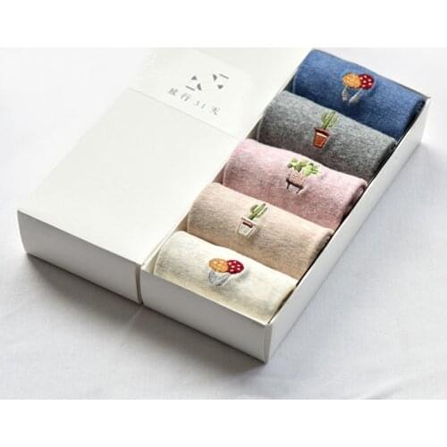 2021 New Style Fashion Embroidery Womens Socks Cotton High Quality Solid Color Harajuku Japanese Socks Flowers