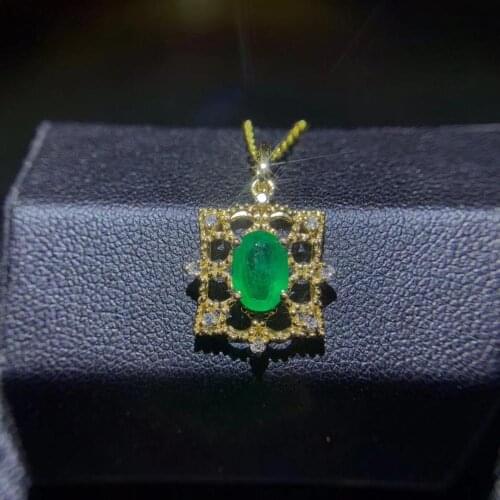 Beautiful emerald gemstone pendant for women real 18K gold natural emerald round 6*8mm size party birthday gift
