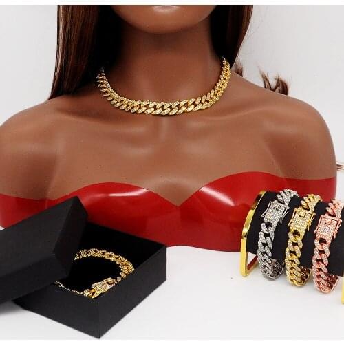 LAVIXMIA Chains