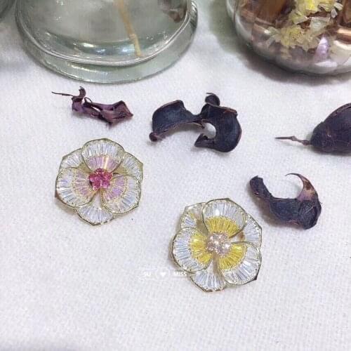 Free Shipping Jewelry High Quality Vintage Gold Brooch Pins Austria Crystals Imitation Pearl Flower Brooch Wedding Accessories