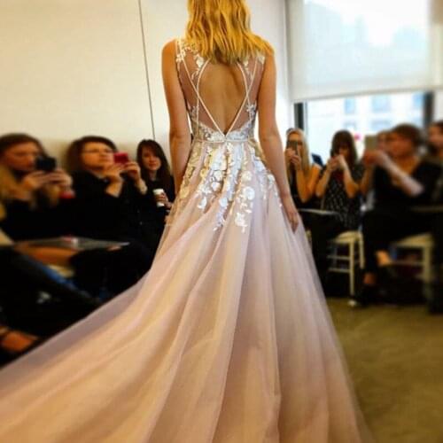 New Arrival Lace Appliques Flowers Wedding dress V Neck Sexy Backless Wedding Dresses A-Line Bride Dress Vestidos de Noivas