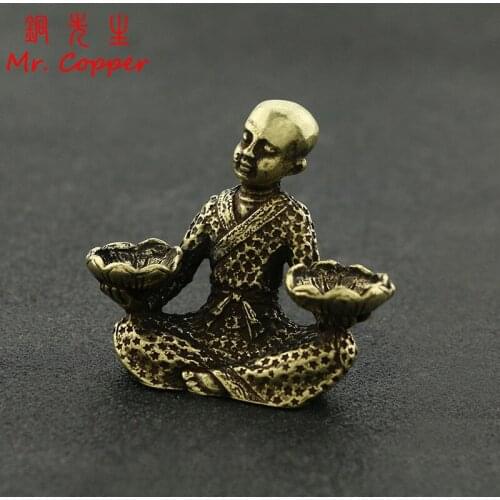 Retro Copper Little Monk Sit in Meditation Small Ornaments Arhat Lotus Candle Holder Home Desk Decorations Brass Buddha Statue