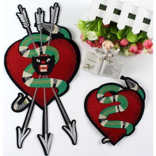 Snake with Heart Pattern Embroidered Applique Patches Decoration Sew On Patches Diy Sewing Accessories