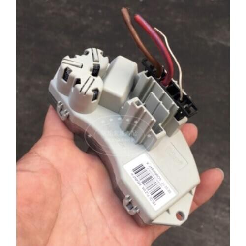 Original second hand used for BMW E87 E90 E92 E82 X1 E84 E88 E93 M3 E70 E71 F25 air conditioning A/C blower resistor plug